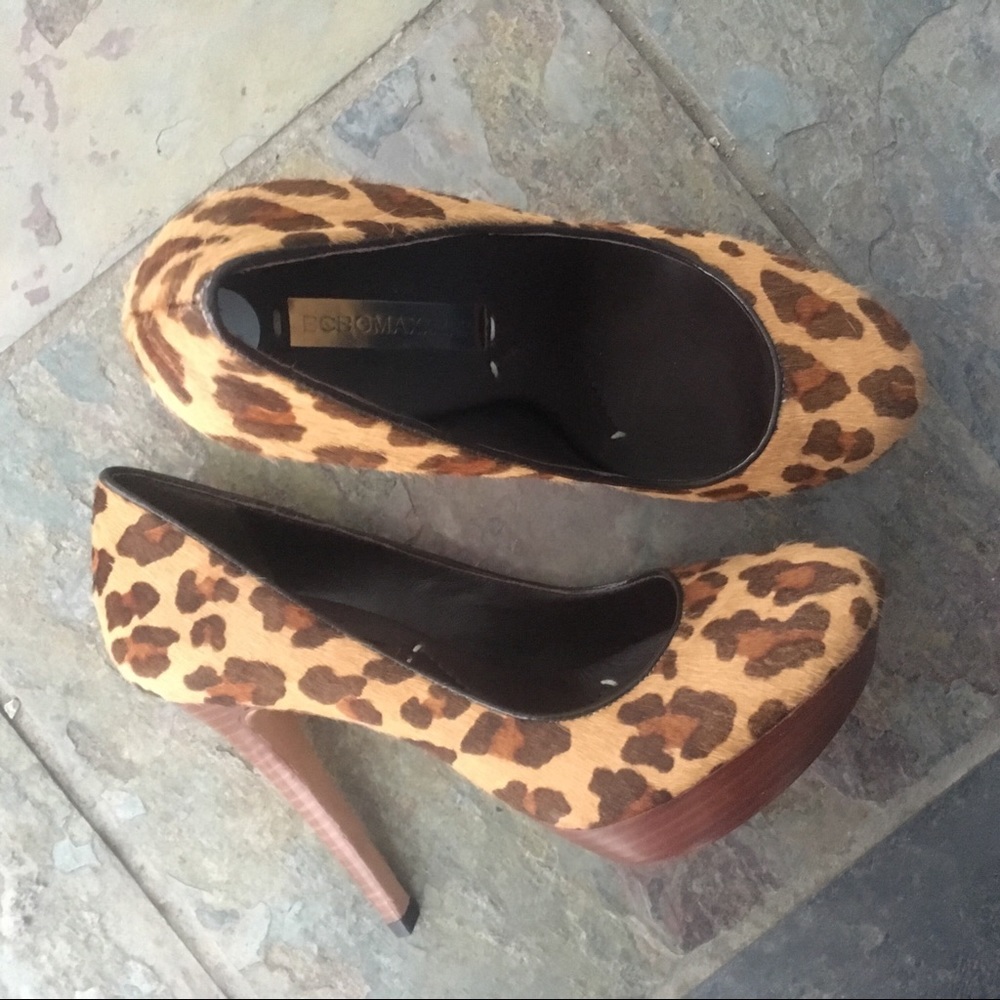 BCBG MAXAZRIA 7 Platform Leopard Heels Pumps $240